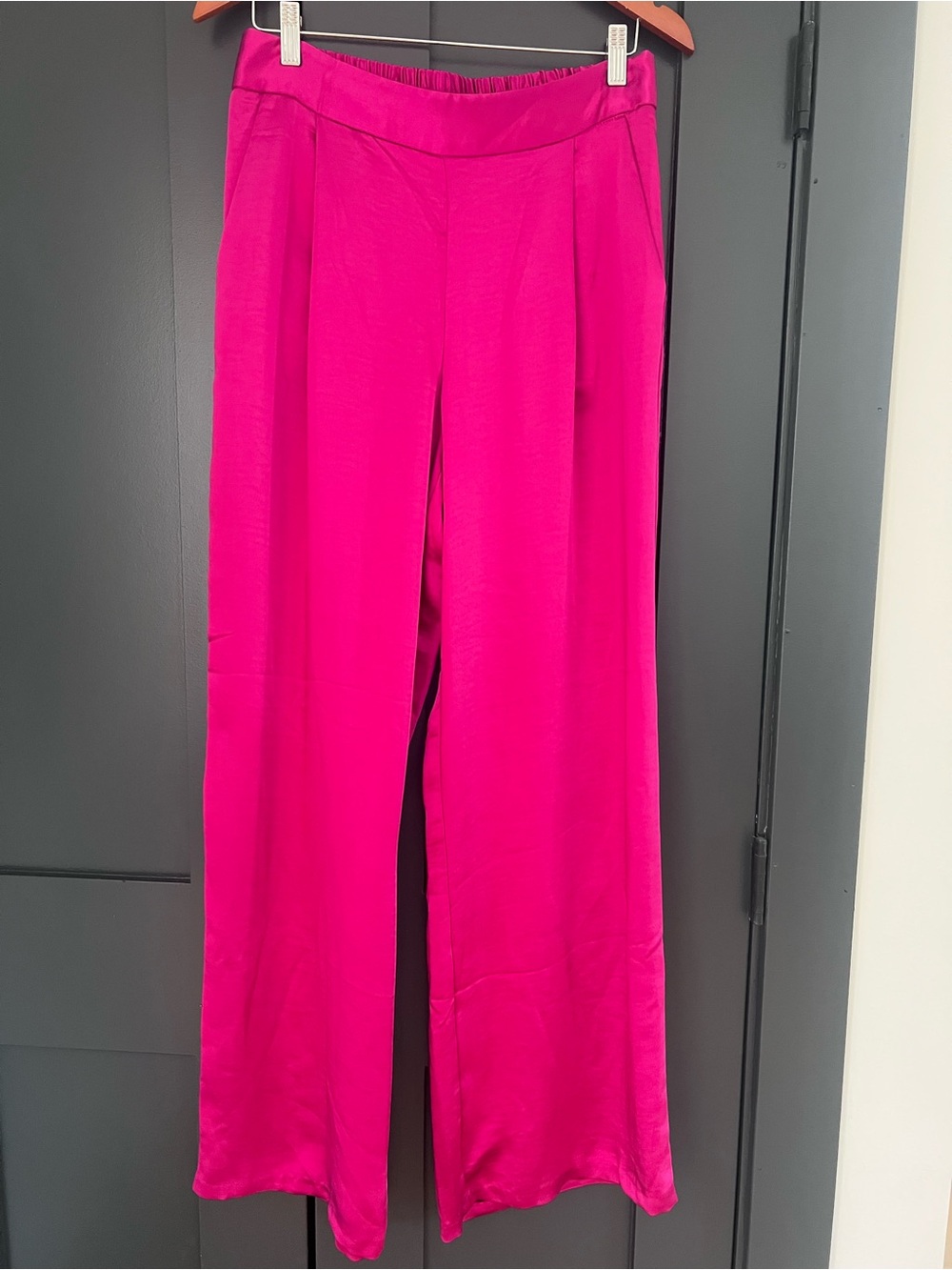 DREW Wide-Leg Satin Pants in Fuchsia